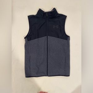 Boys Under Armor fleece vest. Sz L